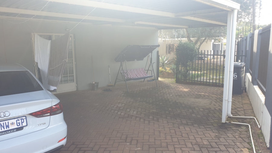 6 Bedroom Property for Sale in Clubview Gauteng