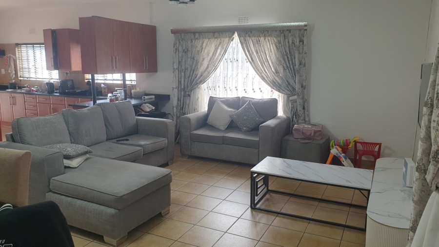 6 Bedroom Property for Sale in Clubview Gauteng