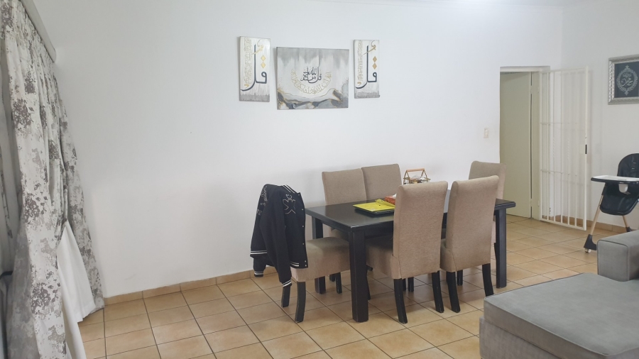 6 Bedroom Property for Sale in Clubview Gauteng