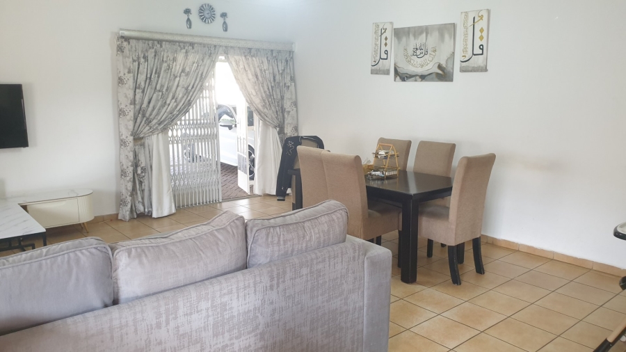 6 Bedroom Property for Sale in Clubview Gauteng