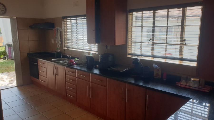 6 Bedroom Property for Sale in Clubview Gauteng