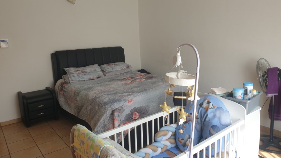 6 Bedroom Property for Sale in Clubview Gauteng