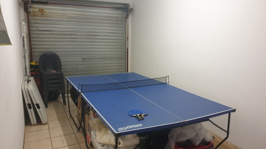 6 Bedroom Property for Sale in Clubview Gauteng