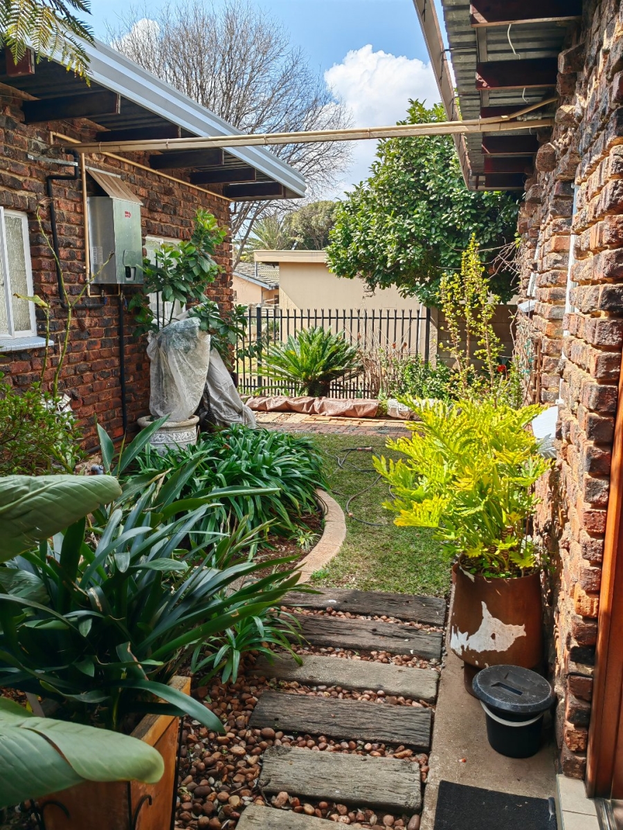 3 Bedroom Property for Sale in Valhalla Gauteng