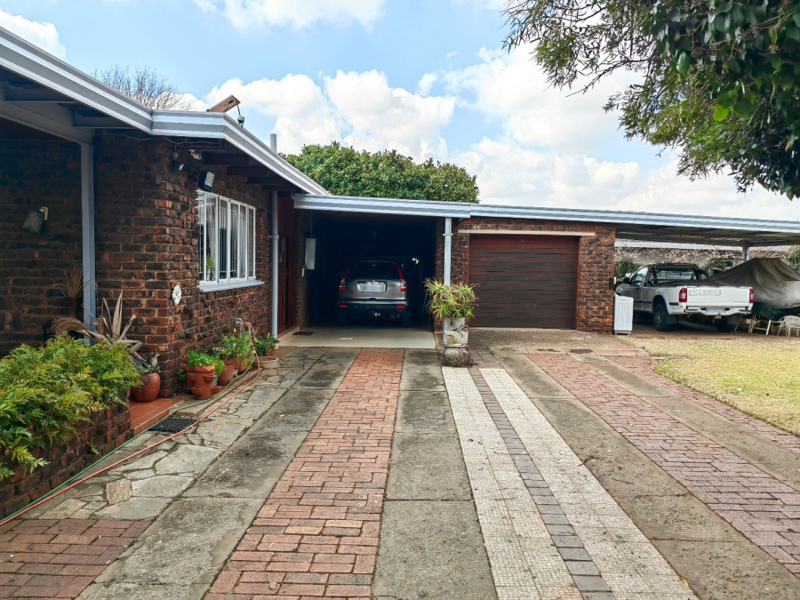 3 Bedroom Property for Sale in Valhalla Gauteng