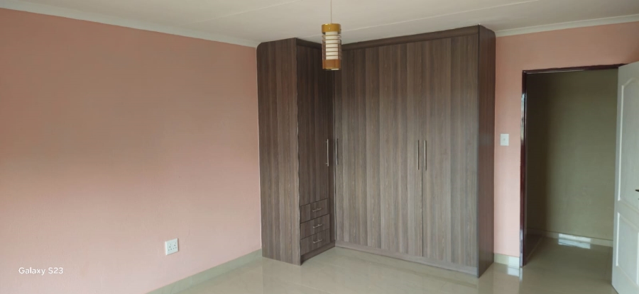 2 Bedroom Property for Sale in Lenasia South Gauteng