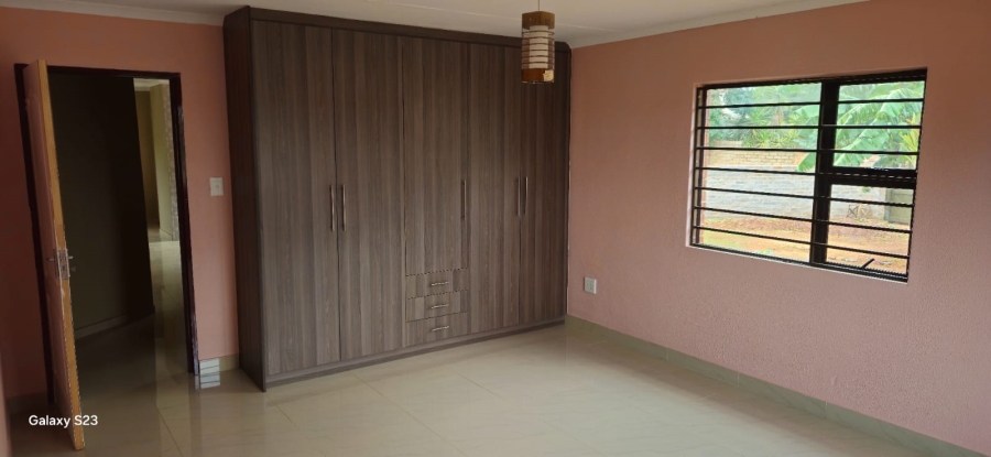 2 Bedroom Property for Sale in Lenasia South Gauteng