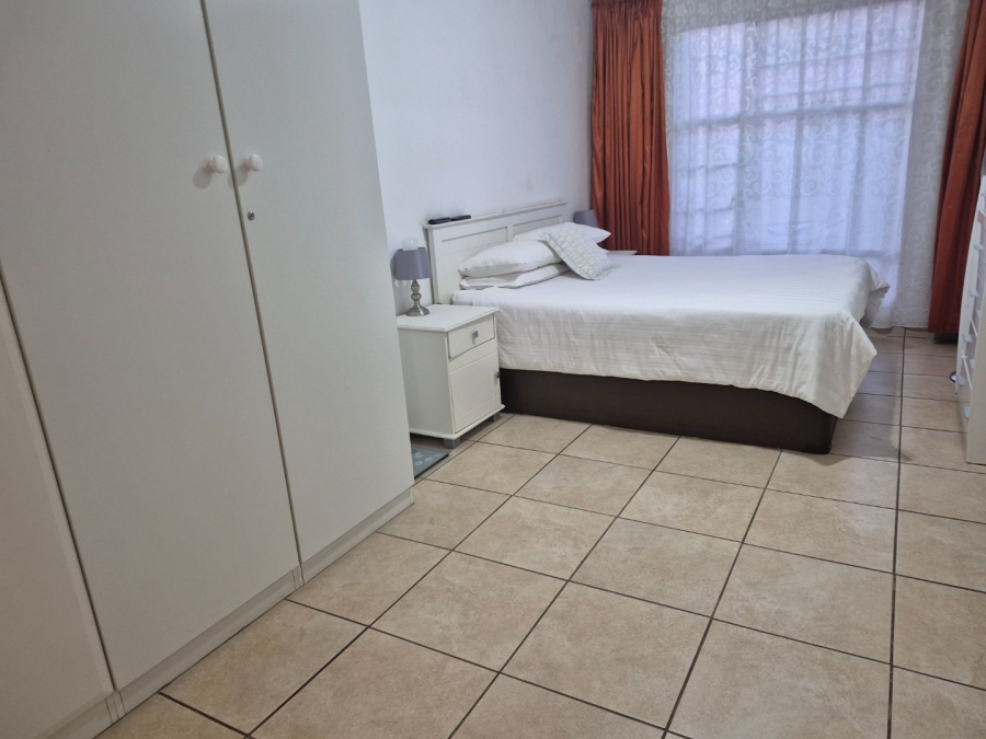 1 Bedroom Property for Sale in Die Hoewes Gauteng