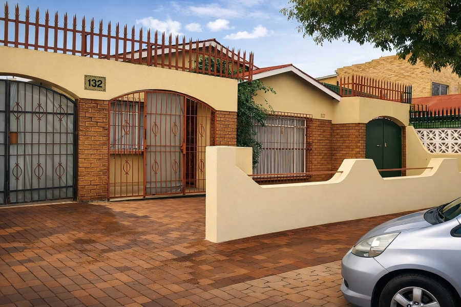 4 Bedroom Property for Sale in Lenasia Ext 1 Gauteng