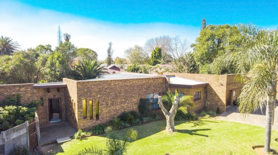 3 Bedroom Property for Sale in Crystal Park Gauteng