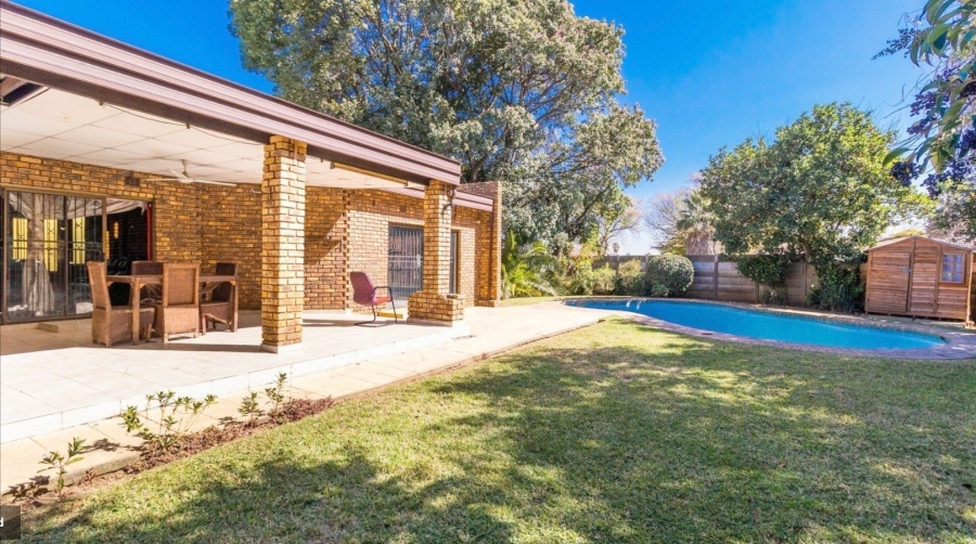 3 Bedroom Property for Sale in Crystal Park Gauteng