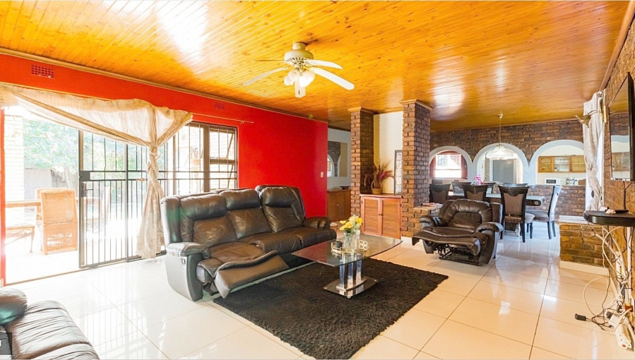 3 Bedroom Property for Sale in Crystal Park Gauteng
