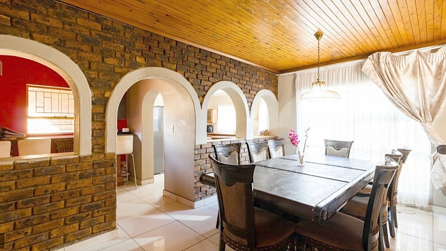 3 Bedroom Property for Sale in Crystal Park Gauteng