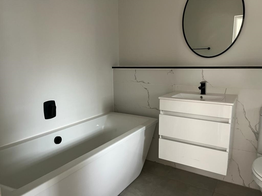 3 Bedroom Property for Sale in Waterfall Gauteng