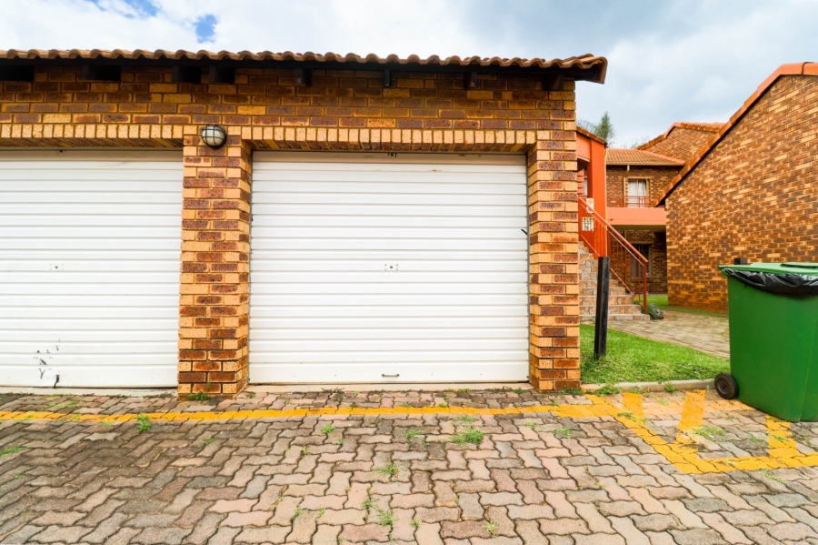  Bedroom Property for Sale in Equestria Gauteng