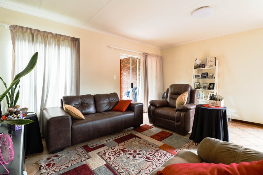  Bedroom Property for Sale in Equestria Gauteng