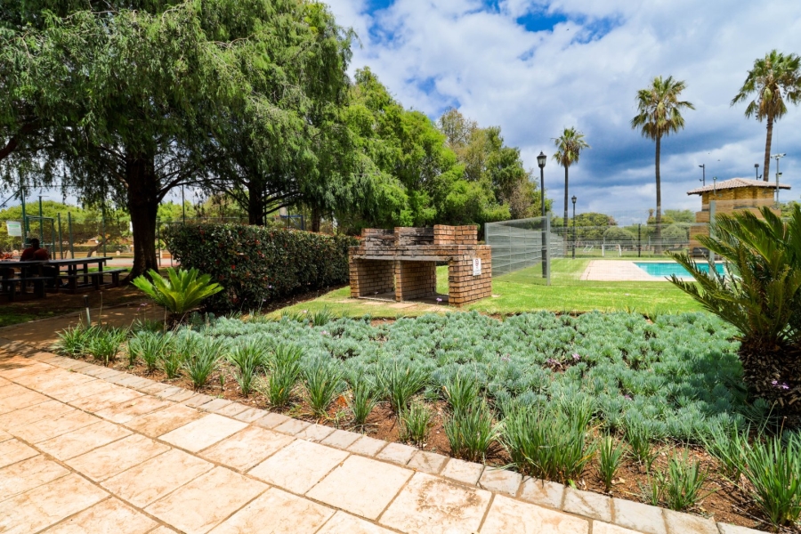  Bedroom Property for Sale in Equestria Gauteng