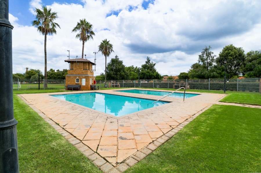  Bedroom Property for Sale in Equestria Gauteng