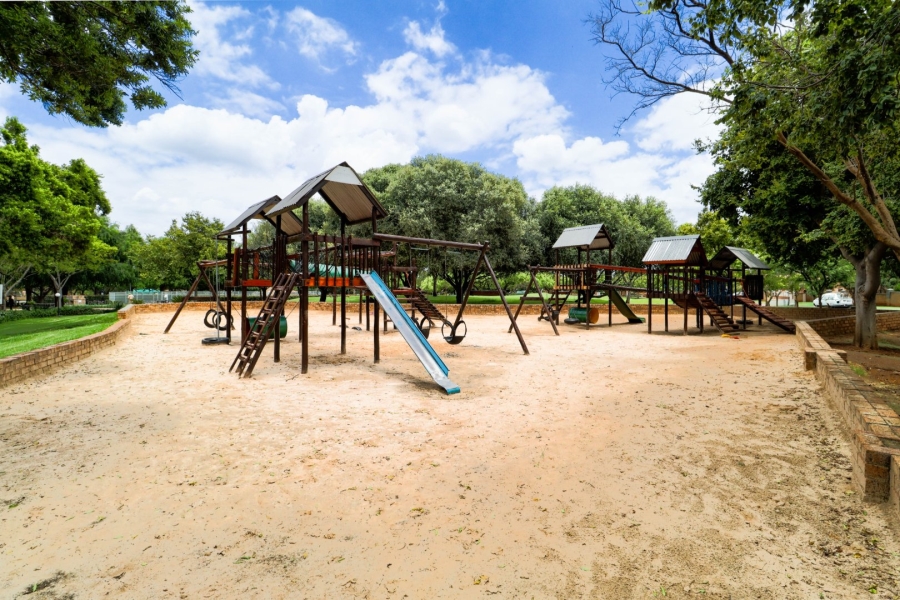  Bedroom Property for Sale in Equestria Gauteng