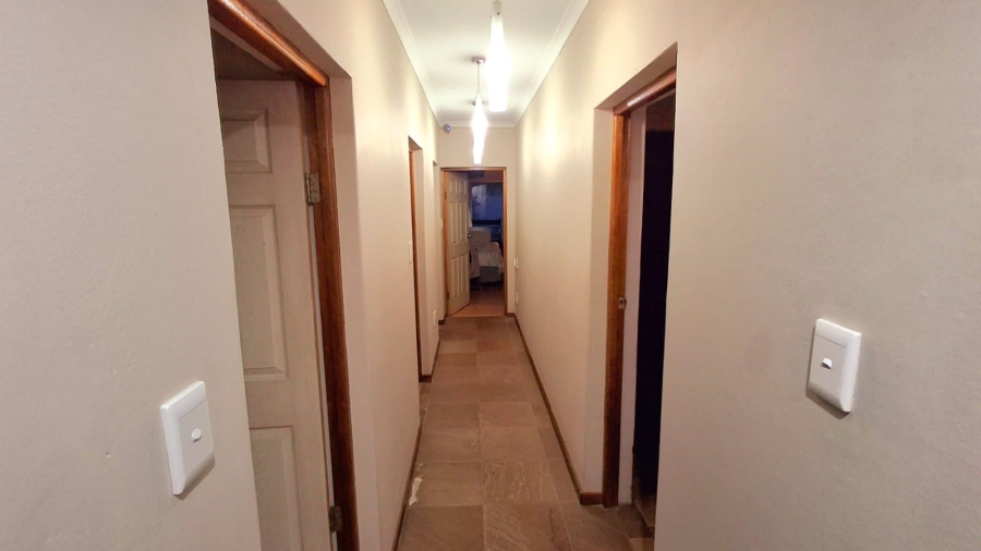 4 Bedroom Property for Sale in Vanderbijlpark SE 3 Gauteng