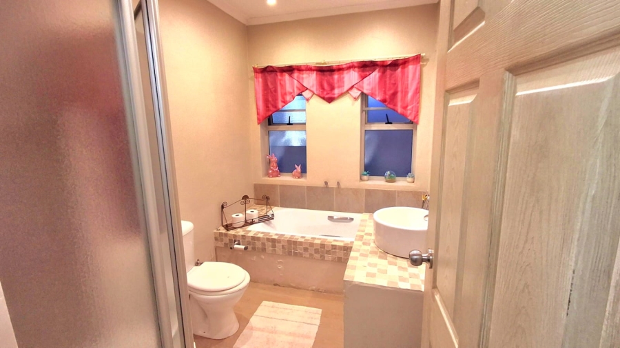 4 Bedroom Property for Sale in Vanderbijlpark SE 3 Gauteng