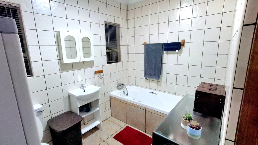 4 Bedroom Property for Sale in Vanderbijlpark SE 3 Gauteng
