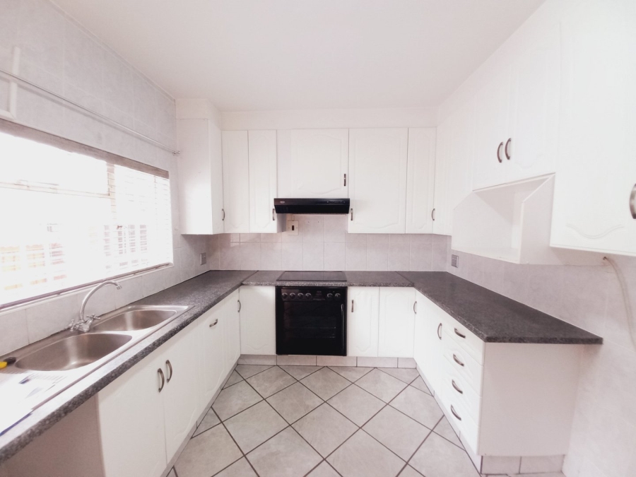 2 Bedroom Property for Sale in Primrose Hill Gauteng