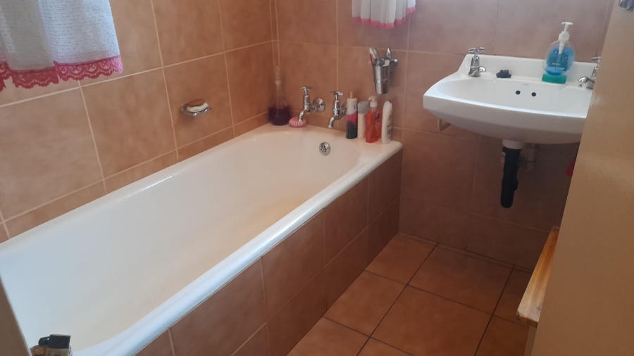 3 Bedroom Property for Sale in Vanderbijlpark SE 6 Gauteng