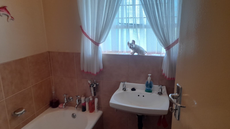 3 Bedroom Property for Sale in Vanderbijlpark SE 6 Gauteng