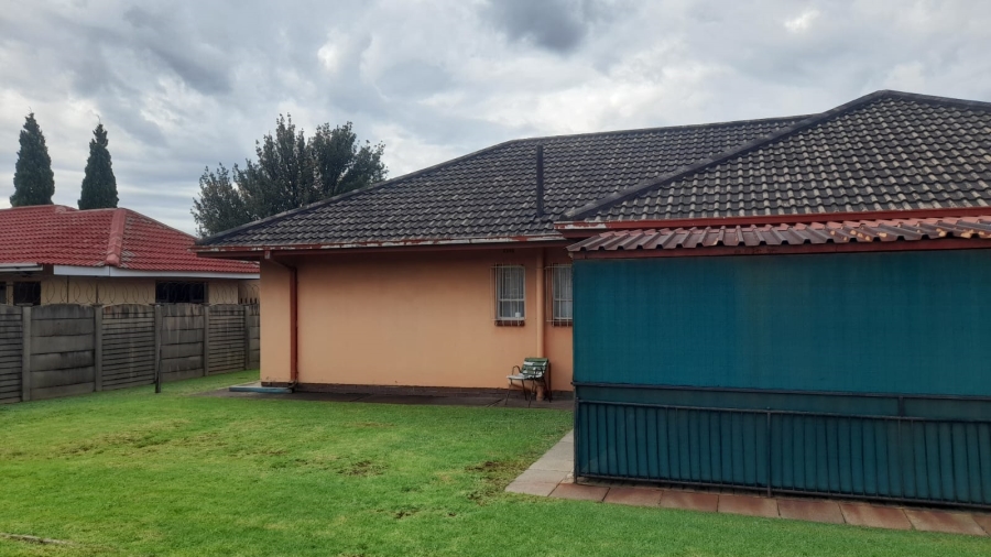 3 Bedroom Property for Sale in Vanderbijlpark SE 6 Gauteng