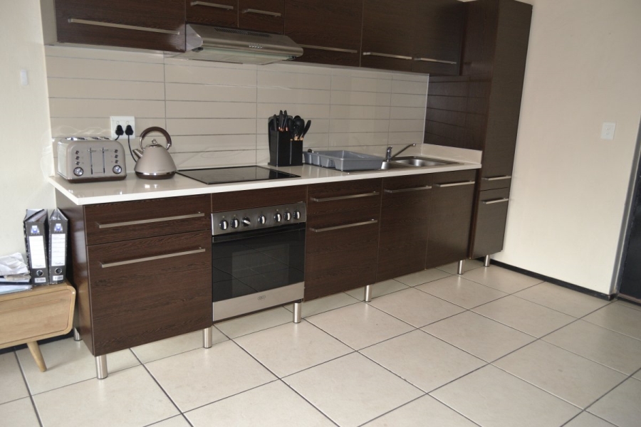 2 Bedroom Property for Sale in Greenstone Crest Gauteng