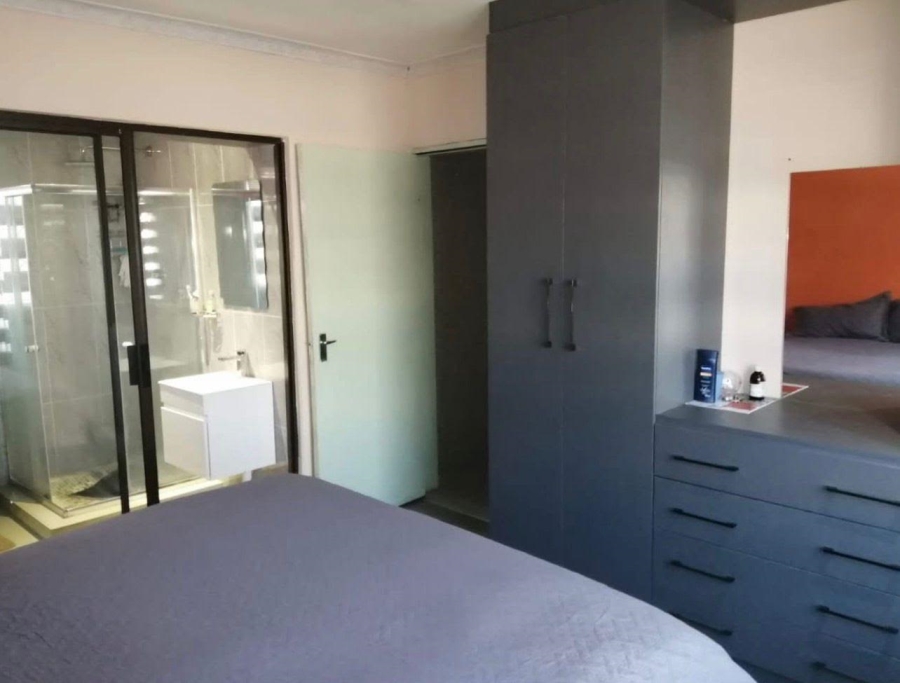 3 Bedroom Property for Sale in Fleurhof Gauteng