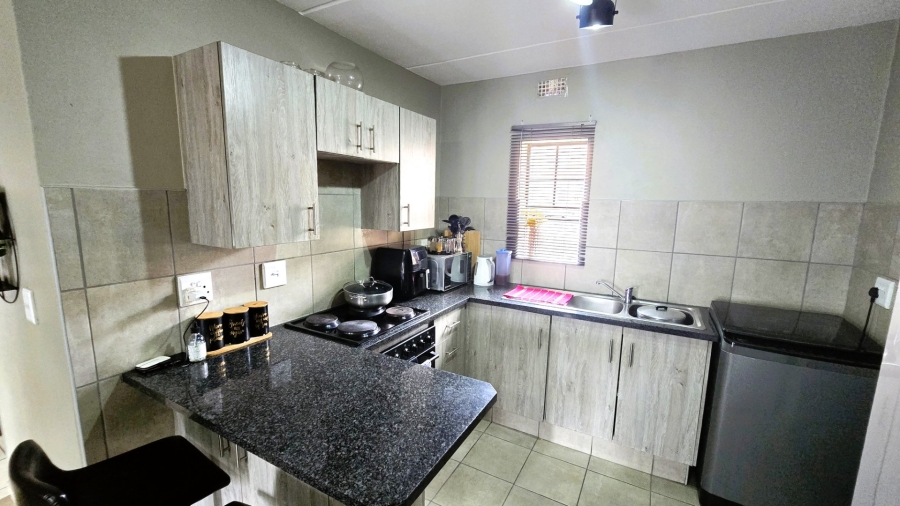 2 Bedroom Property for Sale in Montana Tuine Gauteng