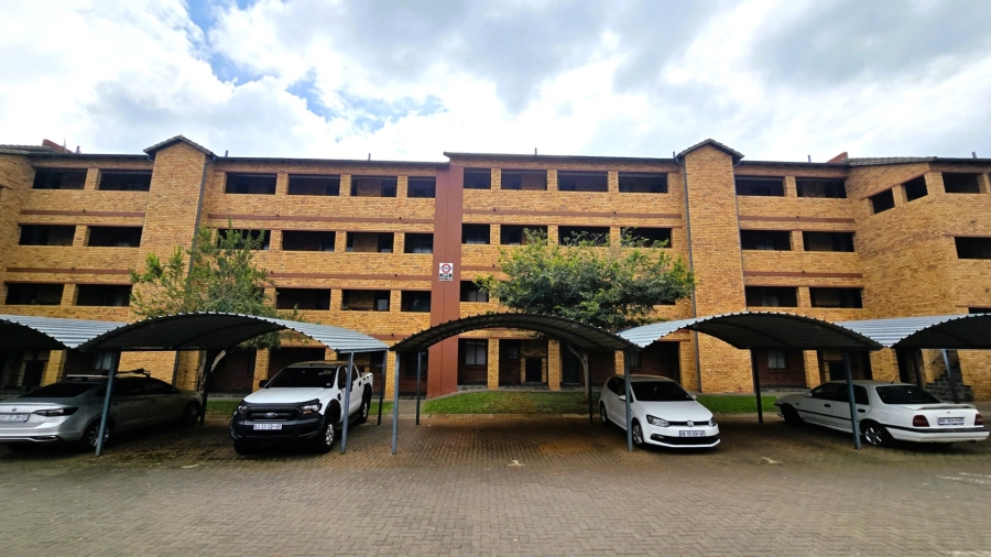 2 Bedroom Property for Sale in Montana Tuine Gauteng