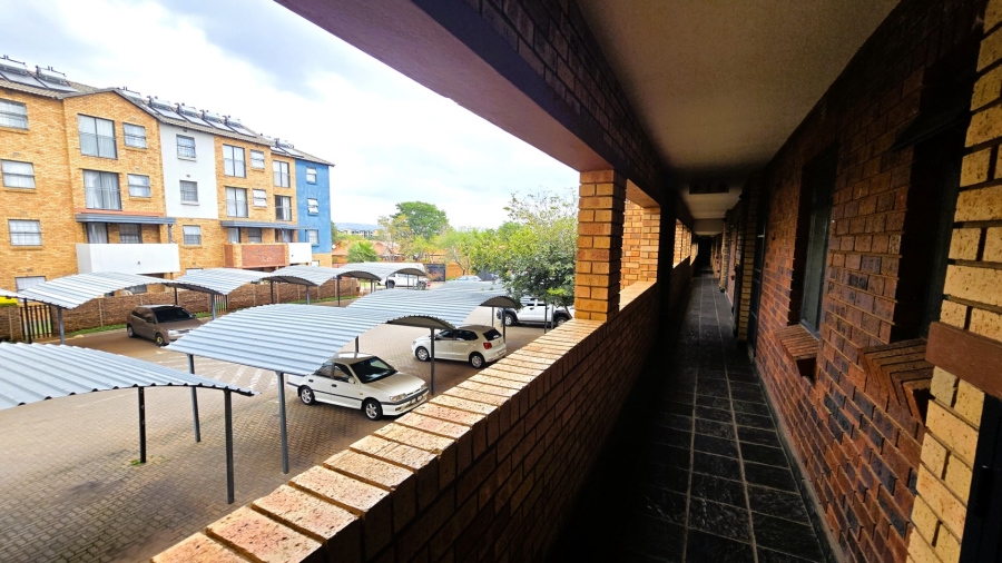 2 Bedroom Property for Sale in Montana Tuine Gauteng