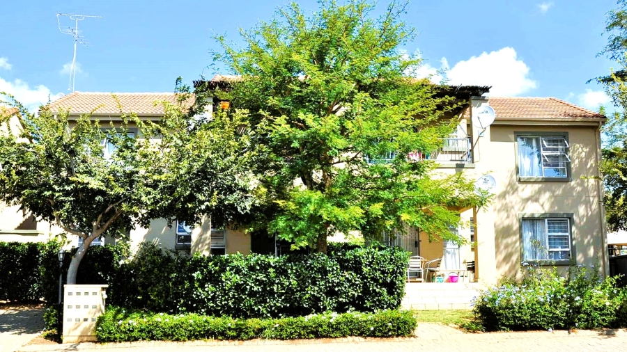 2 Bedroom Property for Sale in Leeuwenhof Estate Gauteng