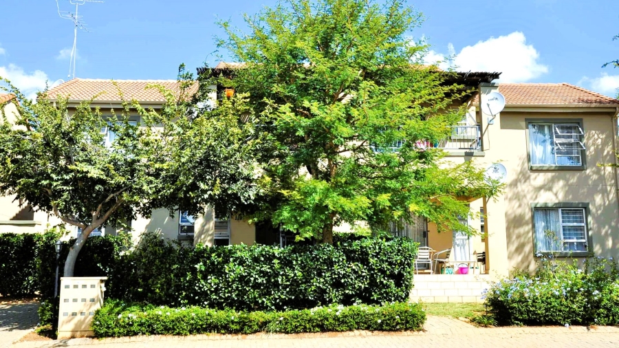 2 Bedroom Property for Sale in Leeuwenhof Estate Gauteng