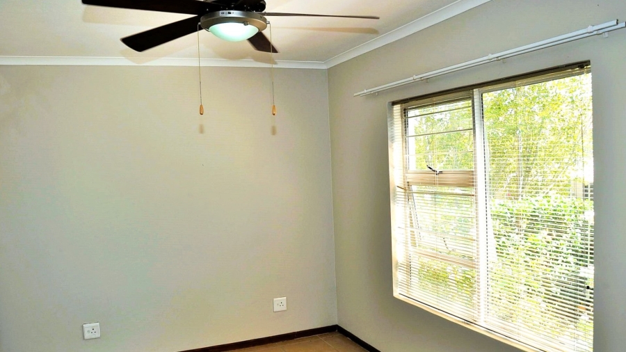 2 Bedroom Property for Sale in Leeuwenhof Estate Gauteng