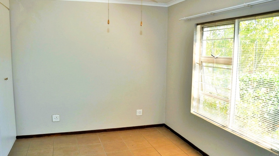 2 Bedroom Property for Sale in Leeuwenhof Estate Gauteng