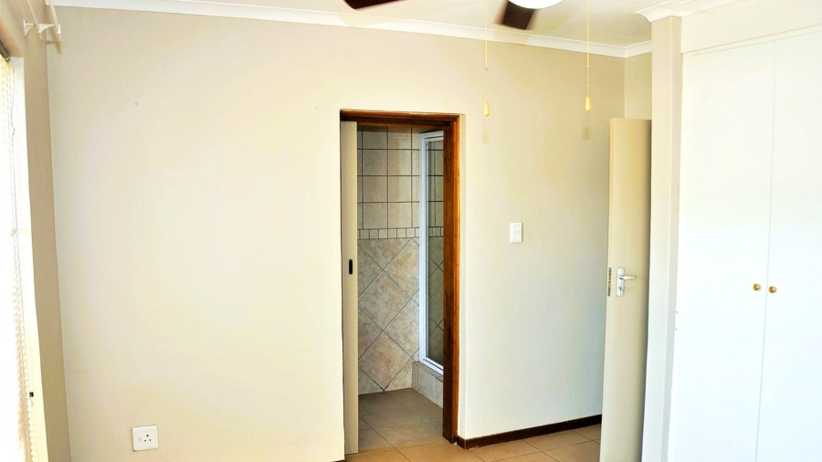 2 Bedroom Property for Sale in Leeuwenhof Estate Gauteng