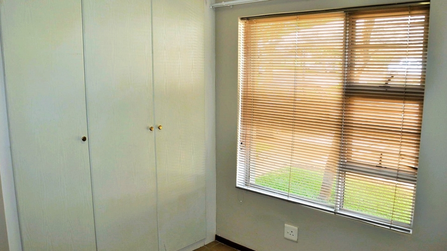 2 Bedroom Property for Sale in Leeuwenhof Estate Gauteng