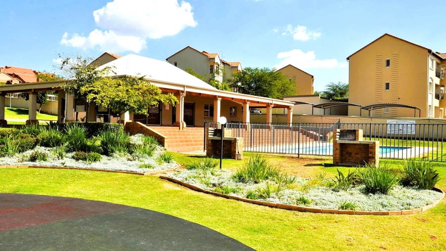2 Bedroom Property for Sale in Leeuwenhof Estate Gauteng