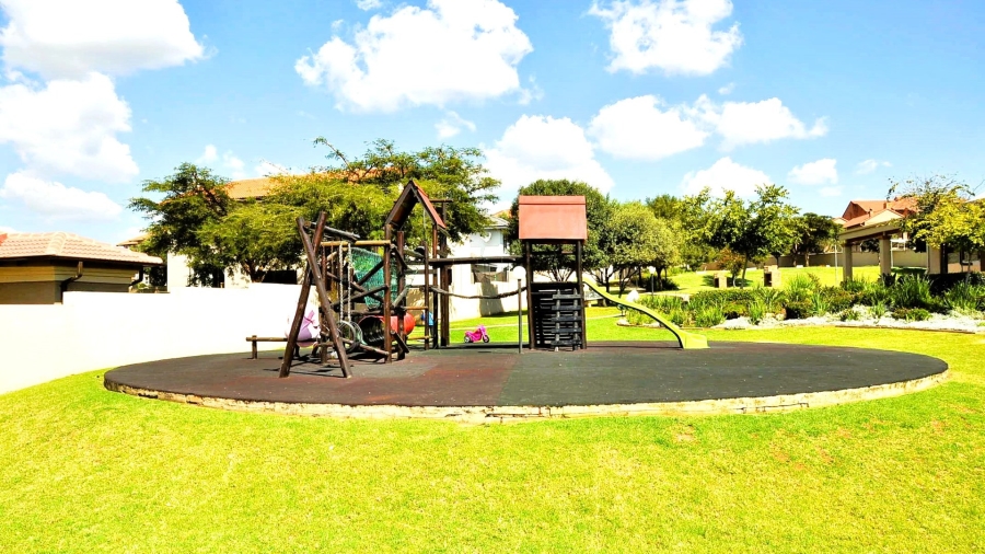 2 Bedroom Property for Sale in Leeuwenhof Estate Gauteng