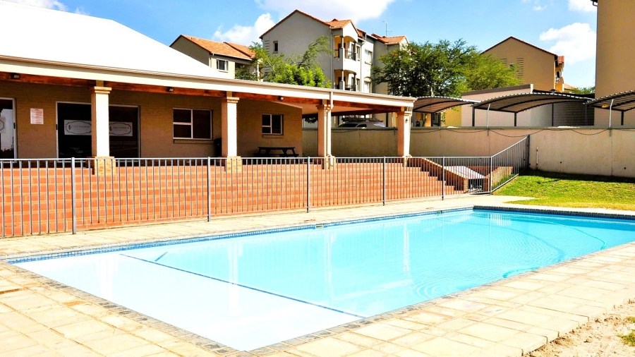 2 Bedroom Property for Sale in Leeuwenhof Estate Gauteng