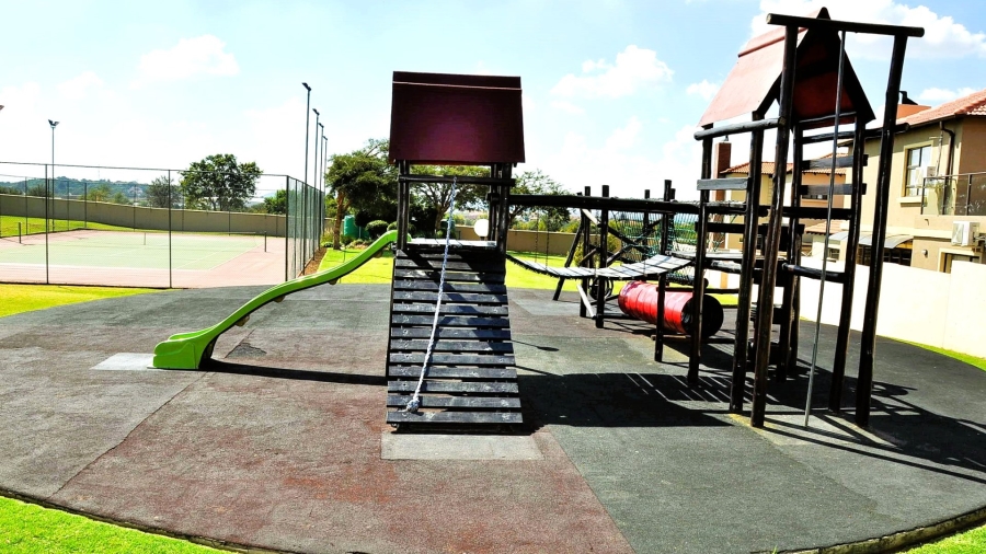 2 Bedroom Property for Sale in Leeuwenhof Estate Gauteng