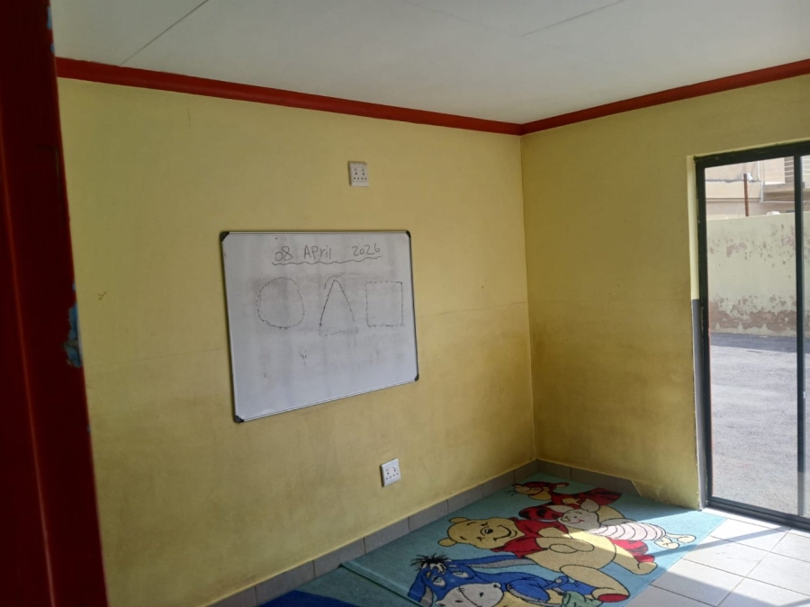 5 Bedroom Property for Sale in Protea Glen Gauteng