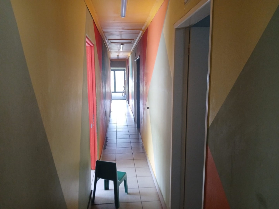 5 Bedroom Property for Sale in Protea Glen Gauteng