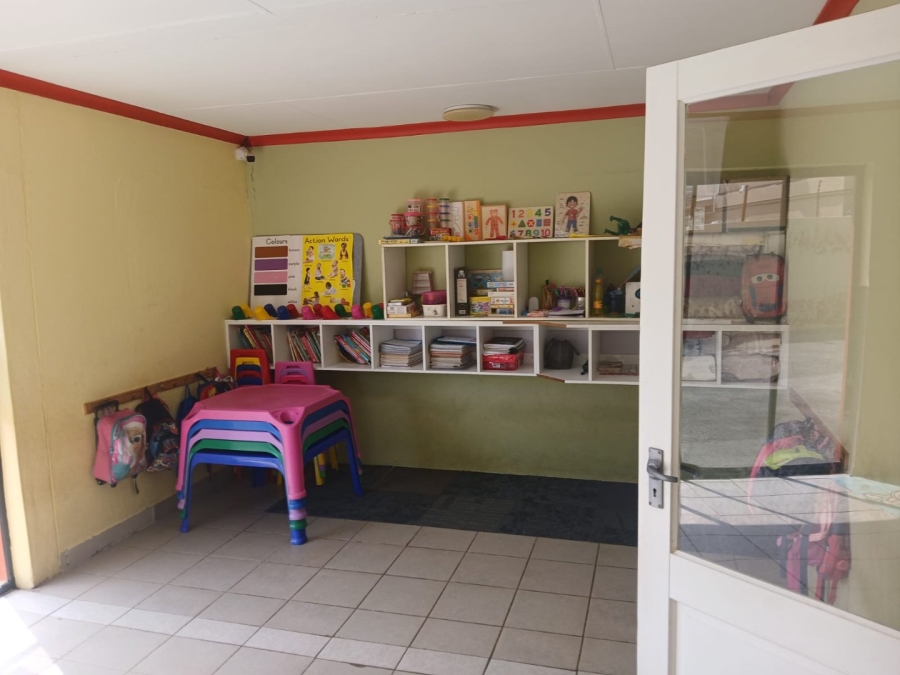 5 Bedroom Property for Sale in Protea Glen Gauteng