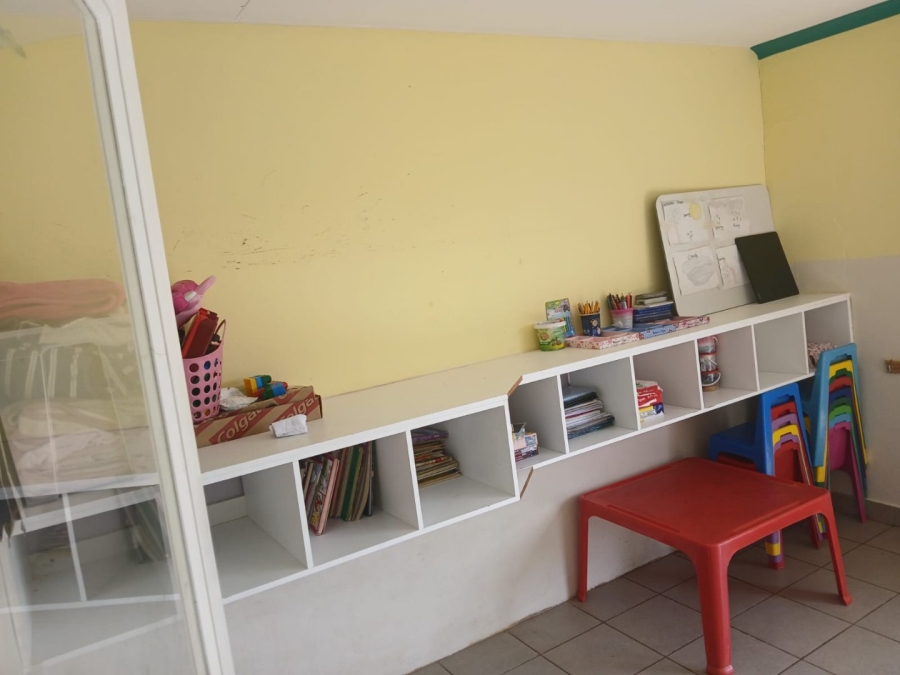 5 Bedroom Property for Sale in Protea Glen Gauteng