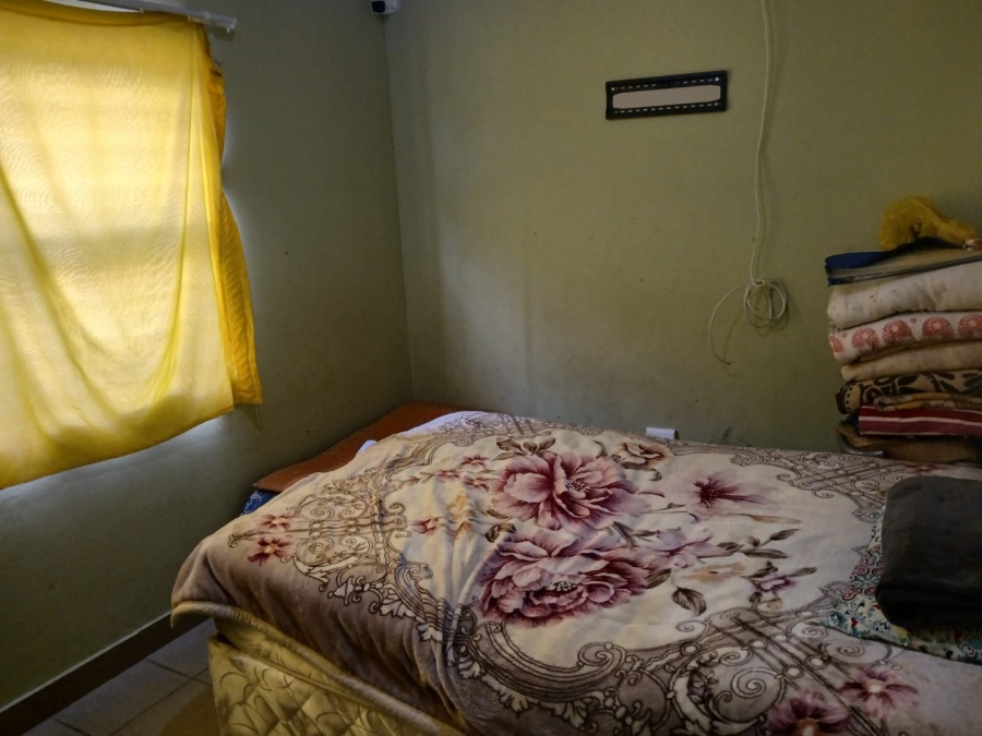 5 Bedroom Property for Sale in Protea Glen Gauteng